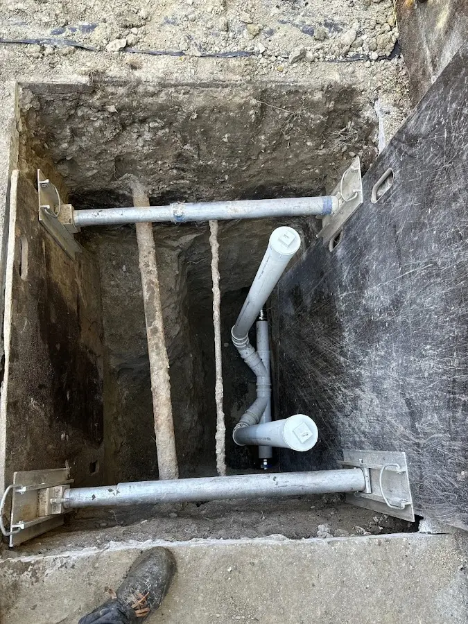 Experienced plumber completing Gas Line Repair work in Lakewood